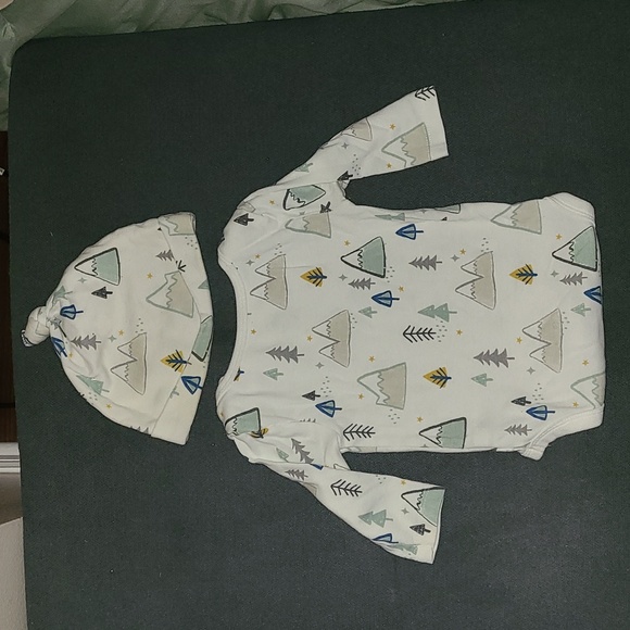 Infant onesie and hat - Picture 2 of 2